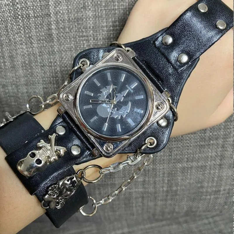 Ansicht 2 — Steampunk-Uhr – Gothic