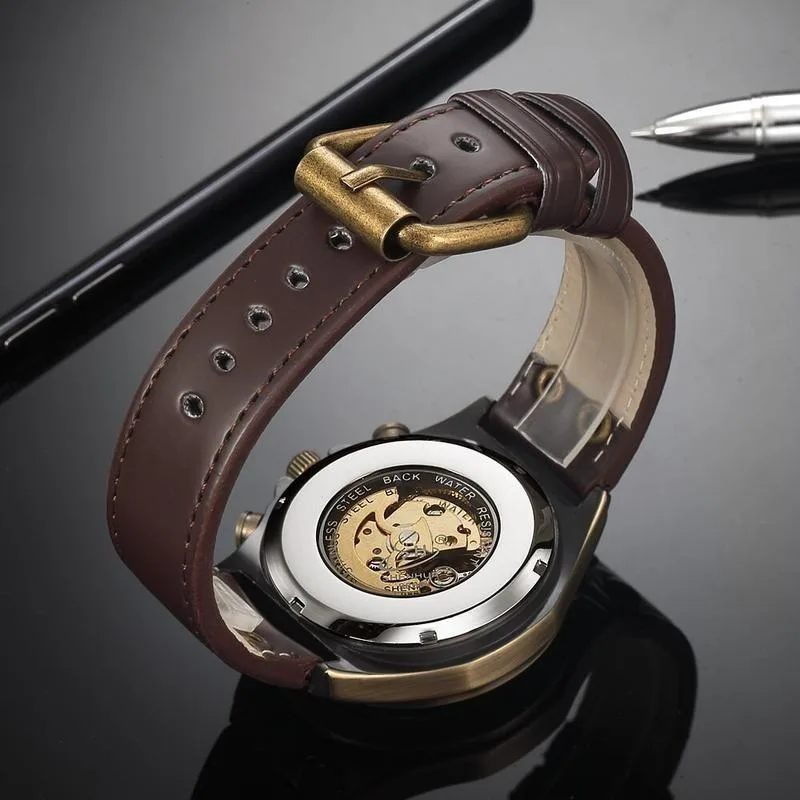 Ansicht 4 — Steampunk-Uhr – Skelett