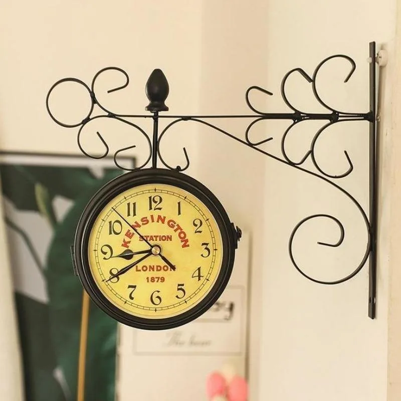 Ansicht 2 — Steampunk-Uhr – Retro Bahnhofsstil
