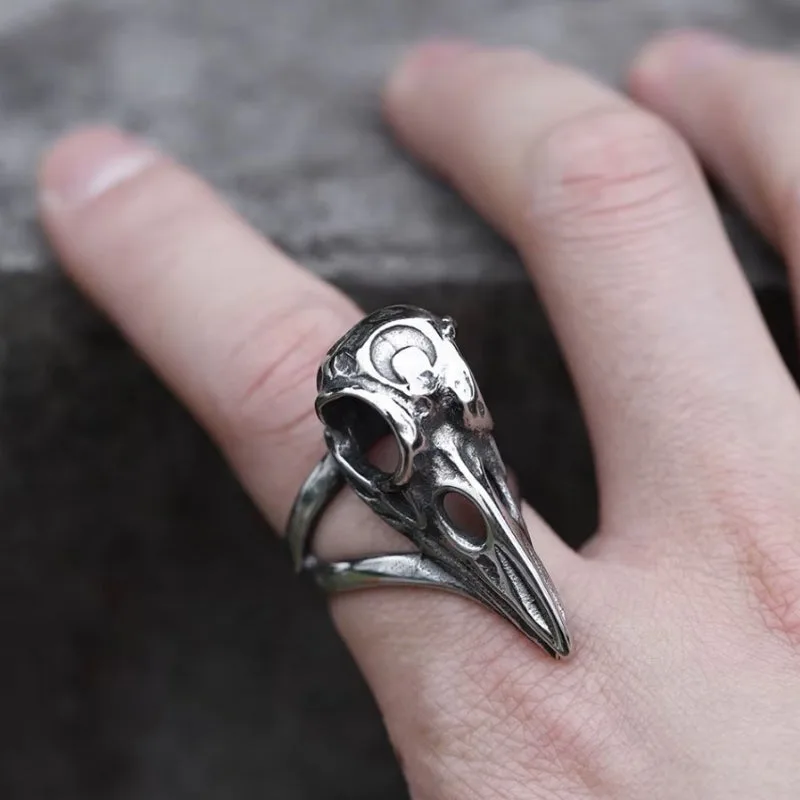 Ansicht 2 — Ring – Rabenschädel